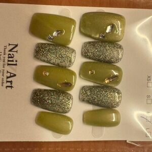 Olive Green‎ Glitter Press On Nails Almond Shape Rhinestone Accents Fake Nails